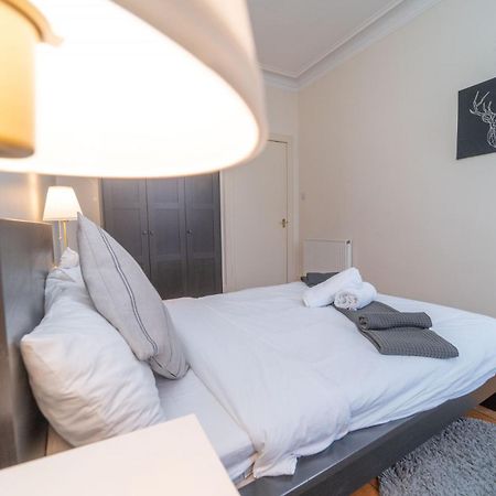 Large City Corner Apartment Edimburgo Exterior foto